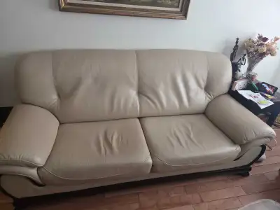 ️ Genuine Italian Leather Sofa Set – Excellent Condition, View more