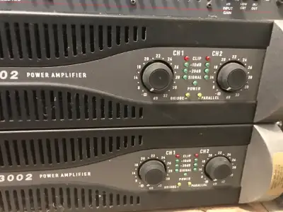 QSC amps Plx 3002 - rackmount gears, View more