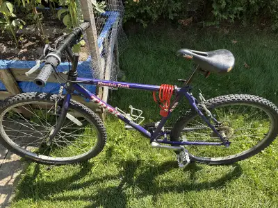 Velo de montagne Trek, View more