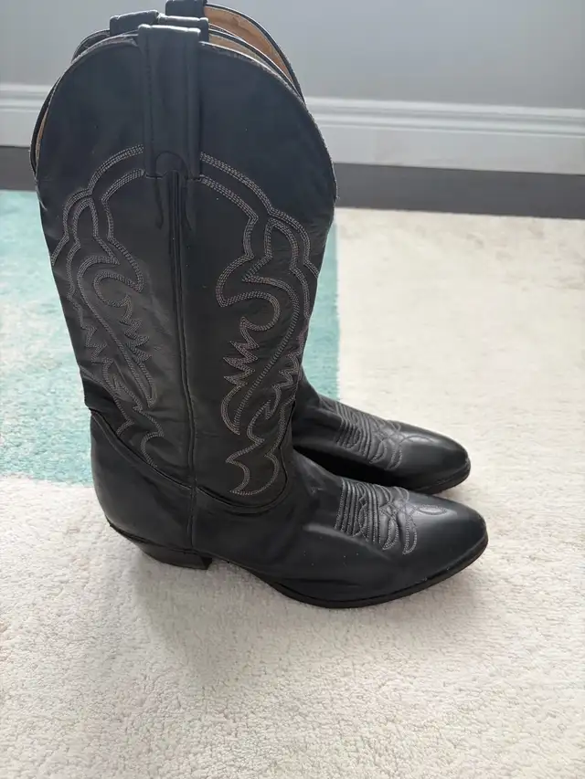 Boulet black leather cowboy/western boots men’s size 9.5 3e  in Men's Shoes in Oakville / Halton Region - Image 3
