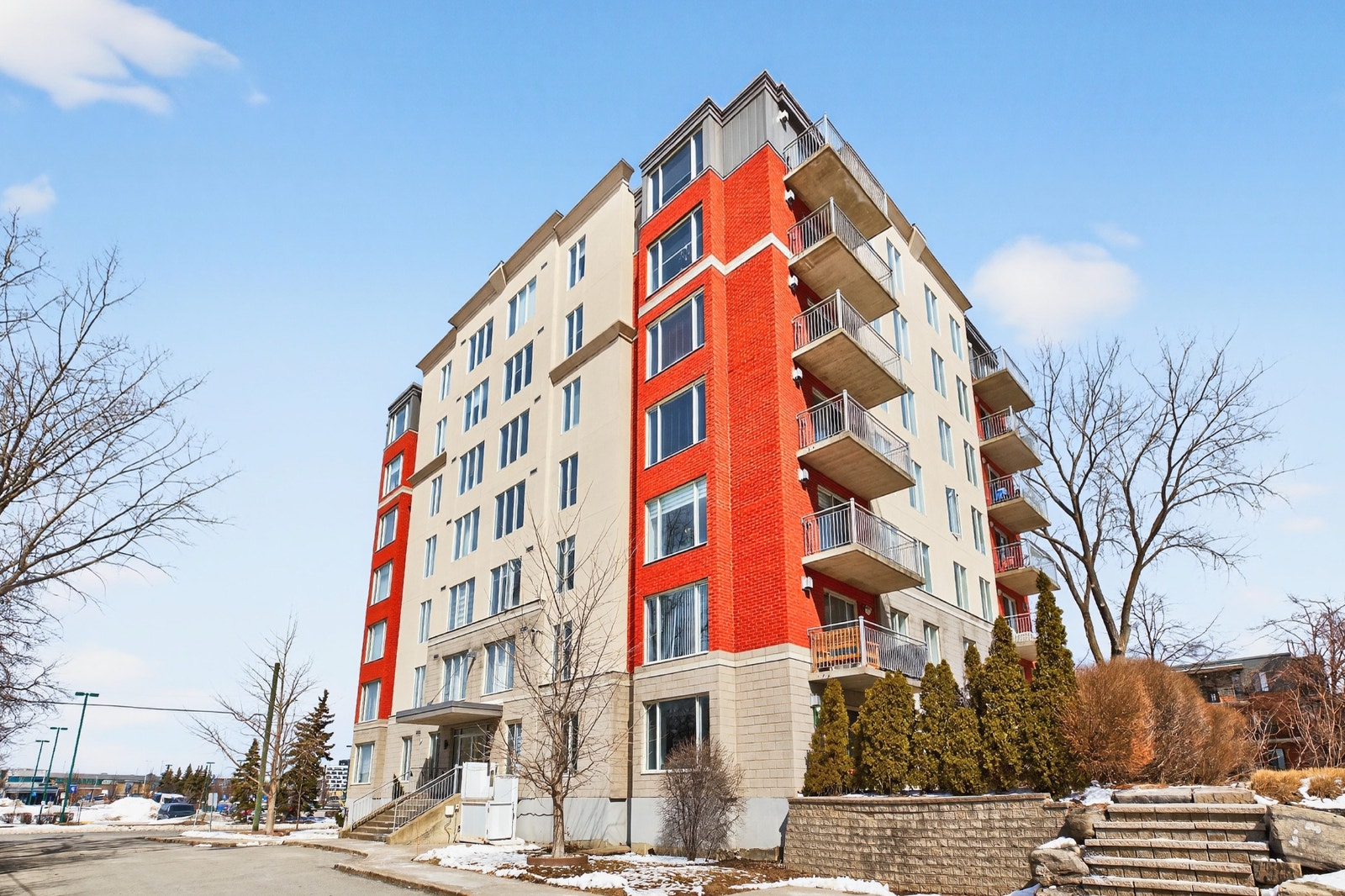 Condo for sale - 2910 Rue Édouard-Montpetit, #303 — photo 1