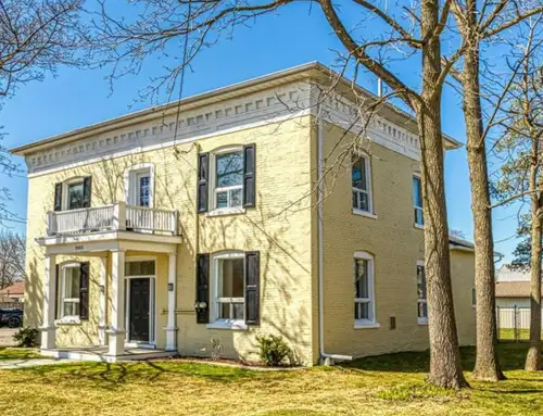 Cheaper than rent! Perfect for first time home buyers, retirees or investors! Housing costs total ap...