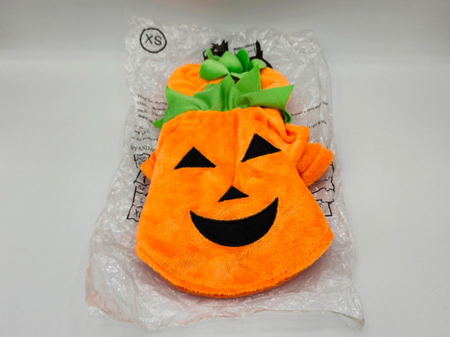Pawz Road pumpkin dog costume XS yorkshire brand new / costume in Accessories in West Island