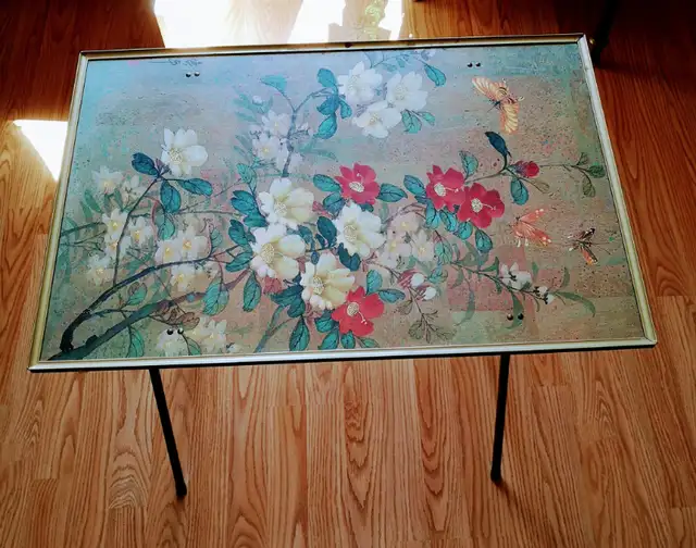 Tv tray floral butterfly Japanese print & 3 panel poppy wall Art in Other in Oshawa / Durham Region - Image 9