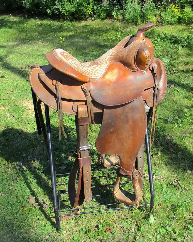 15" Bona Allen saddle, made in USA in Equestrian & Livestock Accessories in Dawson Creek - Image 3