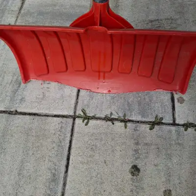 Garant Snow Shovel *minor wear*, View more