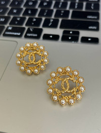 CHANEL 16K GOLD PEARL CC STUDS