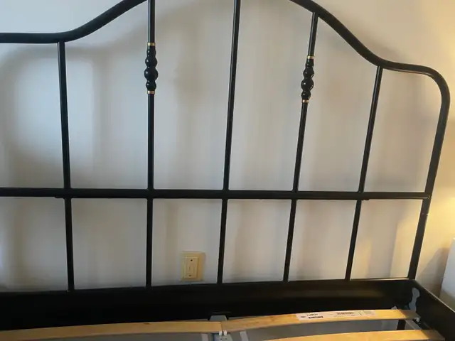 Antique Style Queen Size Bed Frame!!! in Beds & Mattresses in City of Toronto - Image 4