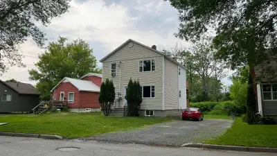 Long term 2BR Aprt in Duplex - Northside Fredericton