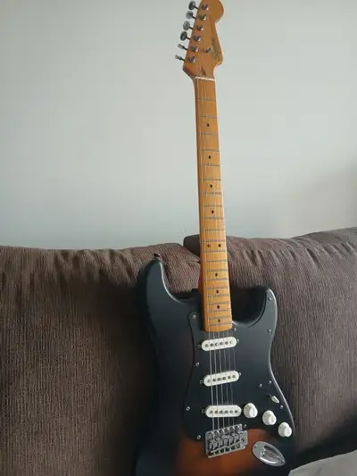 Squier 40th Anniversary Stratocaster, View more
