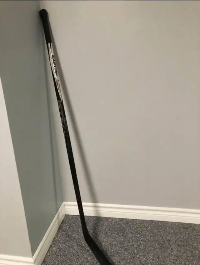 Hockey items-sticks etc in Hockey in Chatham-Kent - Image 3