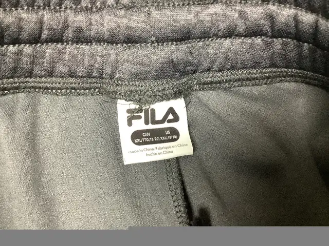 Pantalon Fila (18/20 ans) in Kids & Youth in Longueuil / South Shore - Image 6