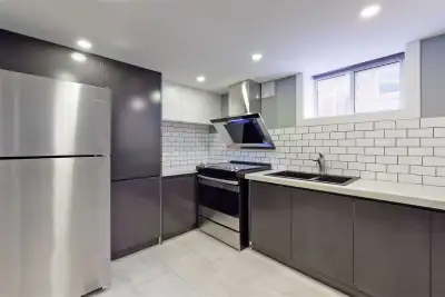 2 Bed & 1 Bath - Renovated Basement Apartment - Yonge & Davis Rent Includes: -2 Bedrooms -1 Bathroom...