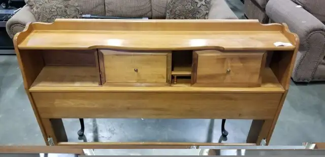 SET - BEDROOM -MAPLE DOUBLE SIZE BED FRAME + 2 NIGHT STANDS in Beds & Mattresses in Delta/Surrey/Langley - Image 6