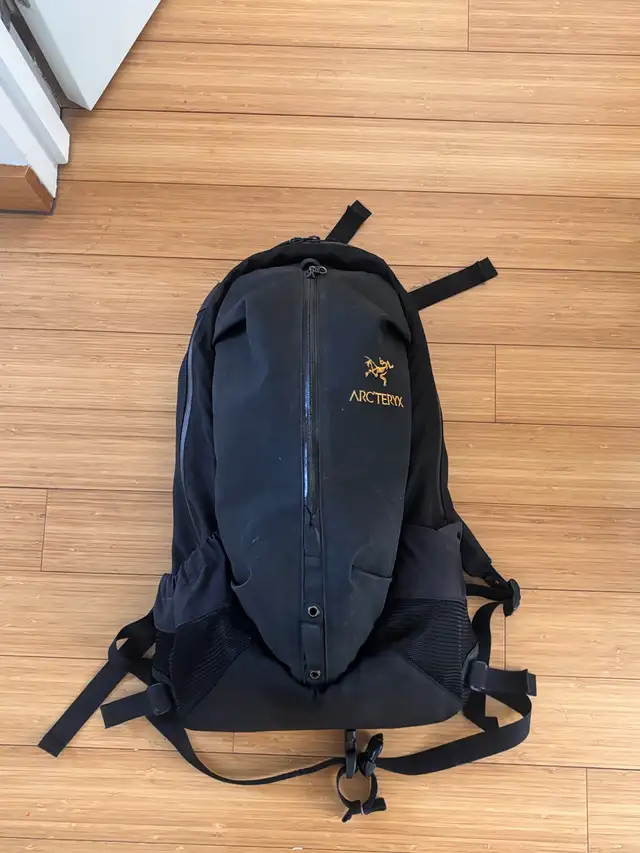 Arcteryx Arro 22 Backpack 24K Gold in Fishing, Camping & Outdoors in Ottawa - Image 2