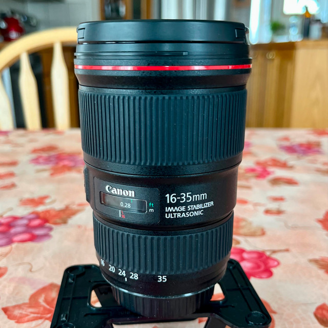 Canon EF 16-35mm f/4L IS USM lens in Cameras & Camcorders in Edmonton - Image 2