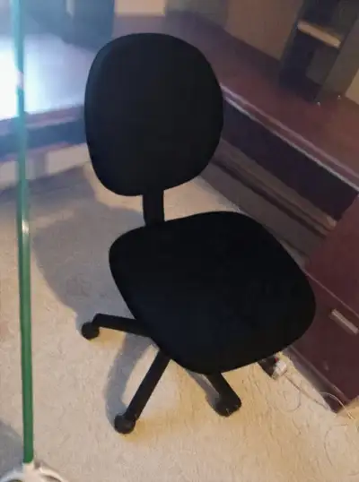 office chair for $15. pickup Edmonton Text or call 780-446-1122