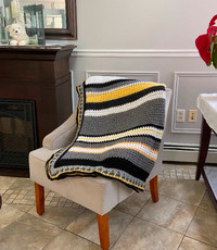 Handmade, Crocheted, Queen-size Afghan/Blanket (new)