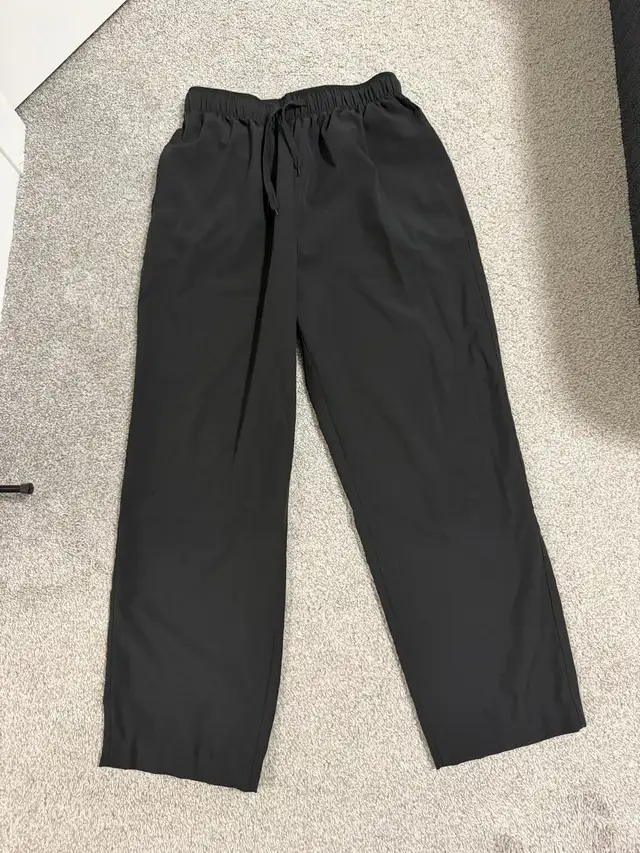 Scrub Set / Scrubs in Women's - Other in Calgary - Image 6