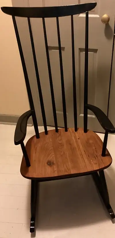 Vintage Rocking Chair  / Fauteuil a Bascule, View more