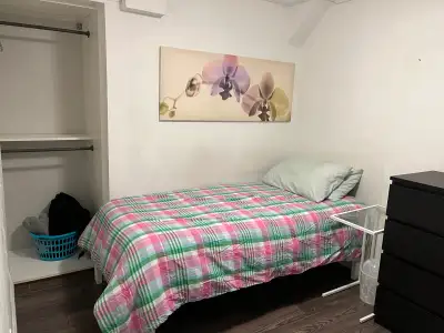FURNISHED BEDROOM, INCL. UTILITIES AND INTERNET
