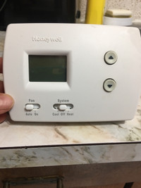 Honeywell Programmable Thermostat brand new 