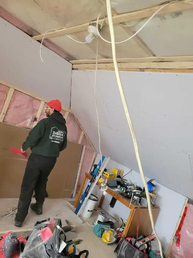 Handyman501761107590522885
