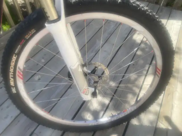 Trek Top Fuel 9.8 full carbon bike, 26” wheels in Mountain in London - Image 11