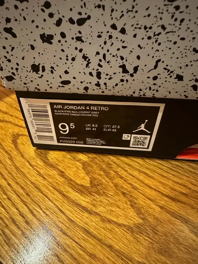 Jordan 4 “Bred Reimagined” / Size 9.5 DS in Men's Shoes in City of Toronto - Image 3