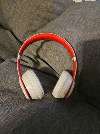 beats solo 3 wireless headphones