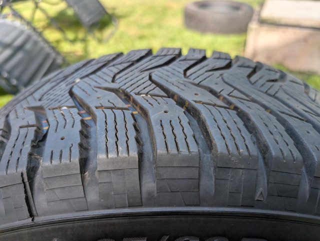 Winter Tires on Rims - 205/60 R16 92T in Tires & Rims in Gatineau - Image 3