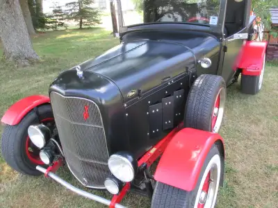 IF U ARE LOOKING FOR A COOL HOTROD, LOOK NO FARTHER. 34 FORD ROADSTER PICK UP FOR SALE OR TRADE. BUI...