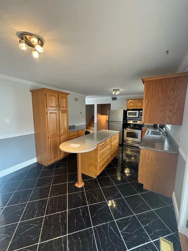 3 BEDROOM 2 BATH HOME -great location  in Long Term Rentals in Dartmouth - Image 3