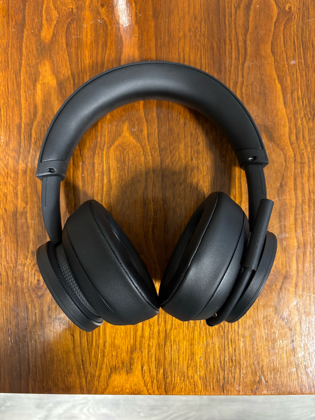 Xbox Wireless Headset 2024 in Headphones in Belleville - Image 2