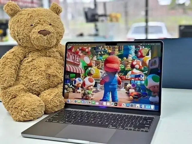 APPLE MACBOOK Air A2681 | 2022 | M2 | 13" in Laptops in Markham / York Region - Image 3