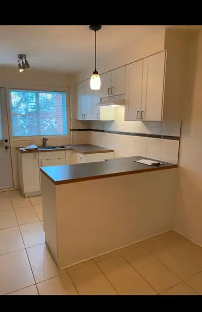 Looking for the ideal student rental near MUHC hospital This modern and spacious 3-bedroom unit Now...