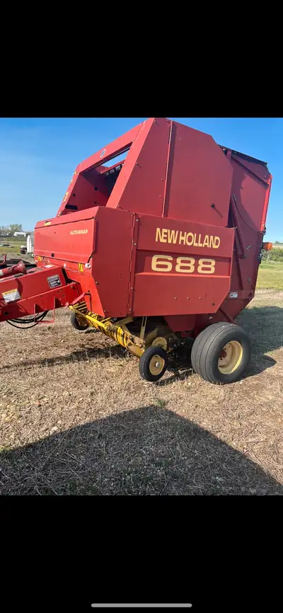 688 New holland Come with extra parts