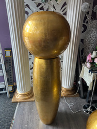 Gold urn and pot 