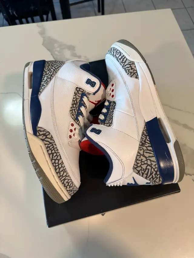 Air Jordan 3 True Blue - Size 9.5M in Men's Shoes in City of Toronto - Image 3
