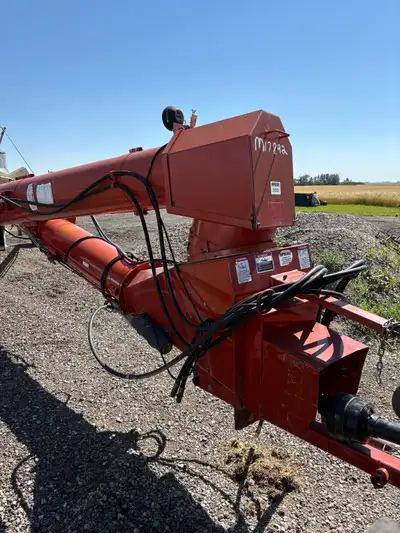 Farm King 13x70 hydraulic swing, hydraulic lift and winch for swing. It’s a 2013 model but I purchas...