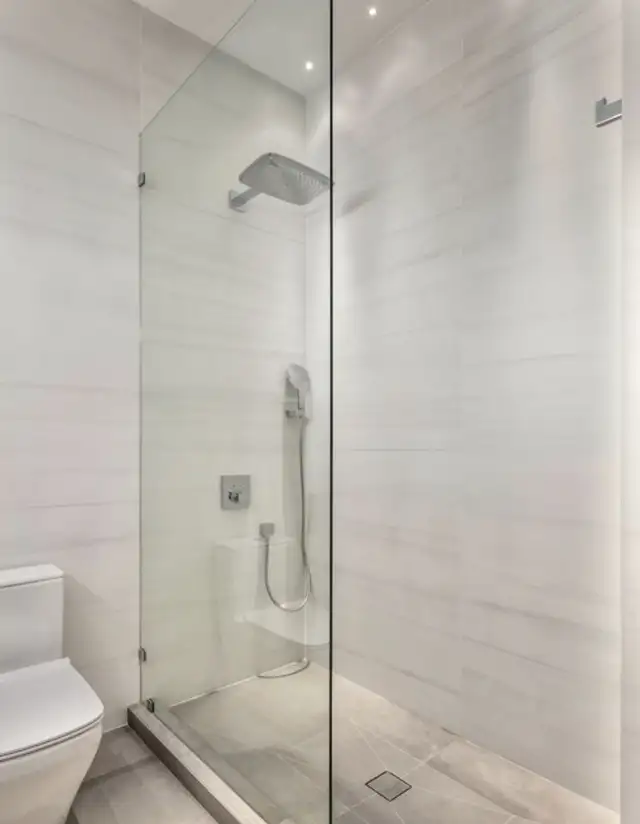 High quality female’s room by NW train station in Room Rentals & Roommates in Calgary - Image 4