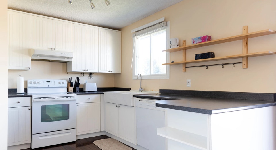 Fully Furnished 6 Bdrm House For Rent - Flexible Lease Terms! 1