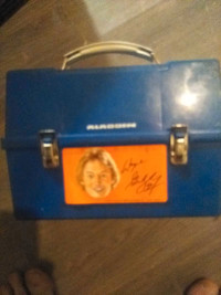 Autographed Wayne Gretzky lunch box
