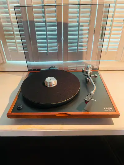 Vintage REGA Planar2 belt drive turntable, View more