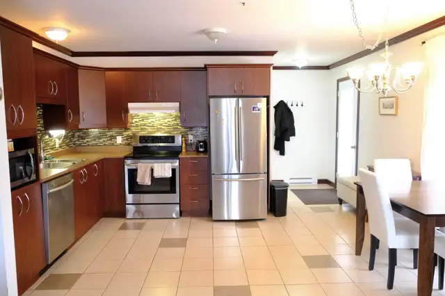 Appartement 4 1/2 meublé, dès août pour 6 mois (from August). in Long Term Rentals in Trois-Rivières - Image 2