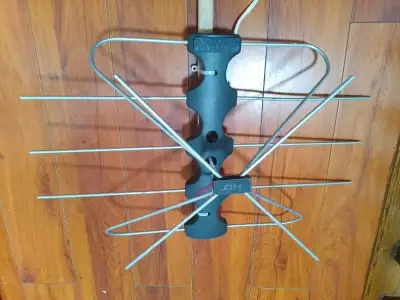 HD 1080p  TV ANTENNA for Free OTA Channels.   NEW, View more