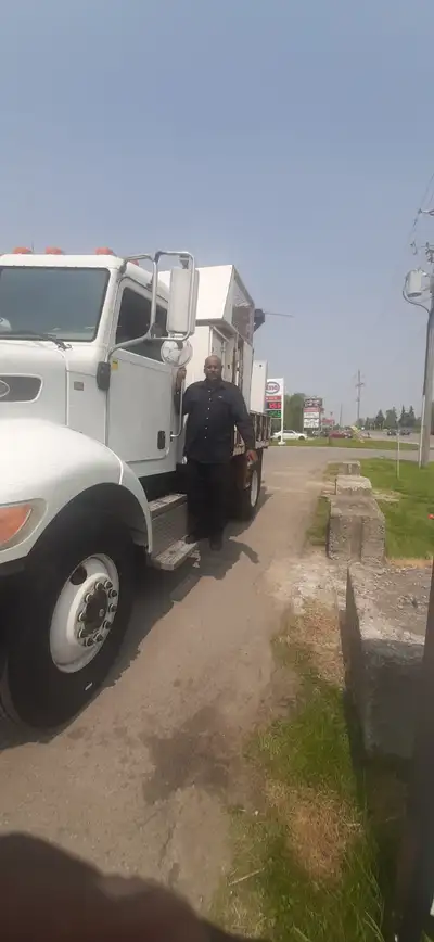 HI I HAVE DZ LICENCE 10 YEARS EXPERIENCE .TAILGATE ,FORKLIFT EXPERIENCE DONE LOADING AND UNLOADING D...