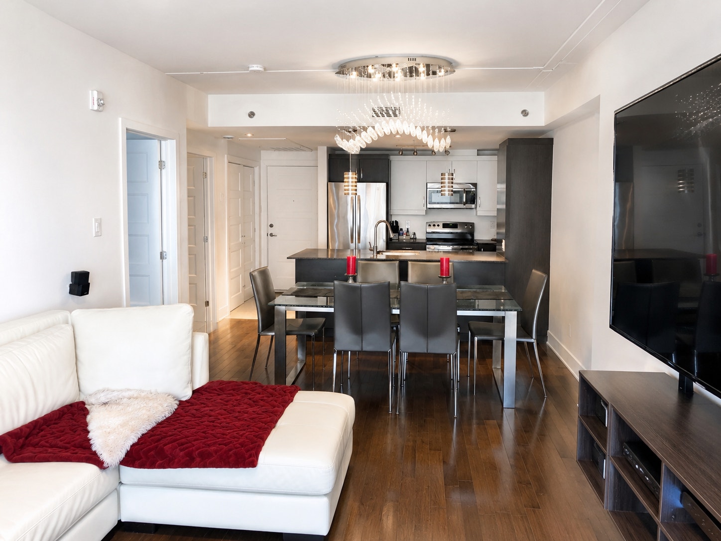 2229 Rue Ste.-Catherine Est — photo 2