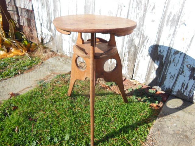 Antique Country Pine Candle or Plant Stand in Home Décor & Accents in Annapolis Valley - Image 3