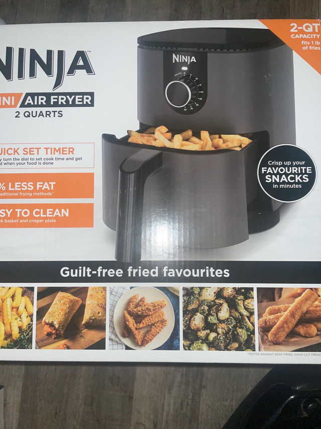 Ninja air fryer in Microwaves & Cookers in Brockville